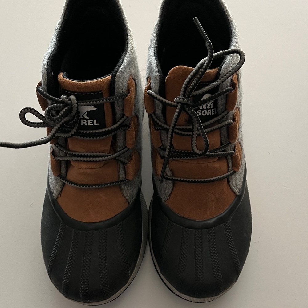Stylish Sorel Out N About Gray and Brown women’s boots size 7.5 - Picture 6 of 8